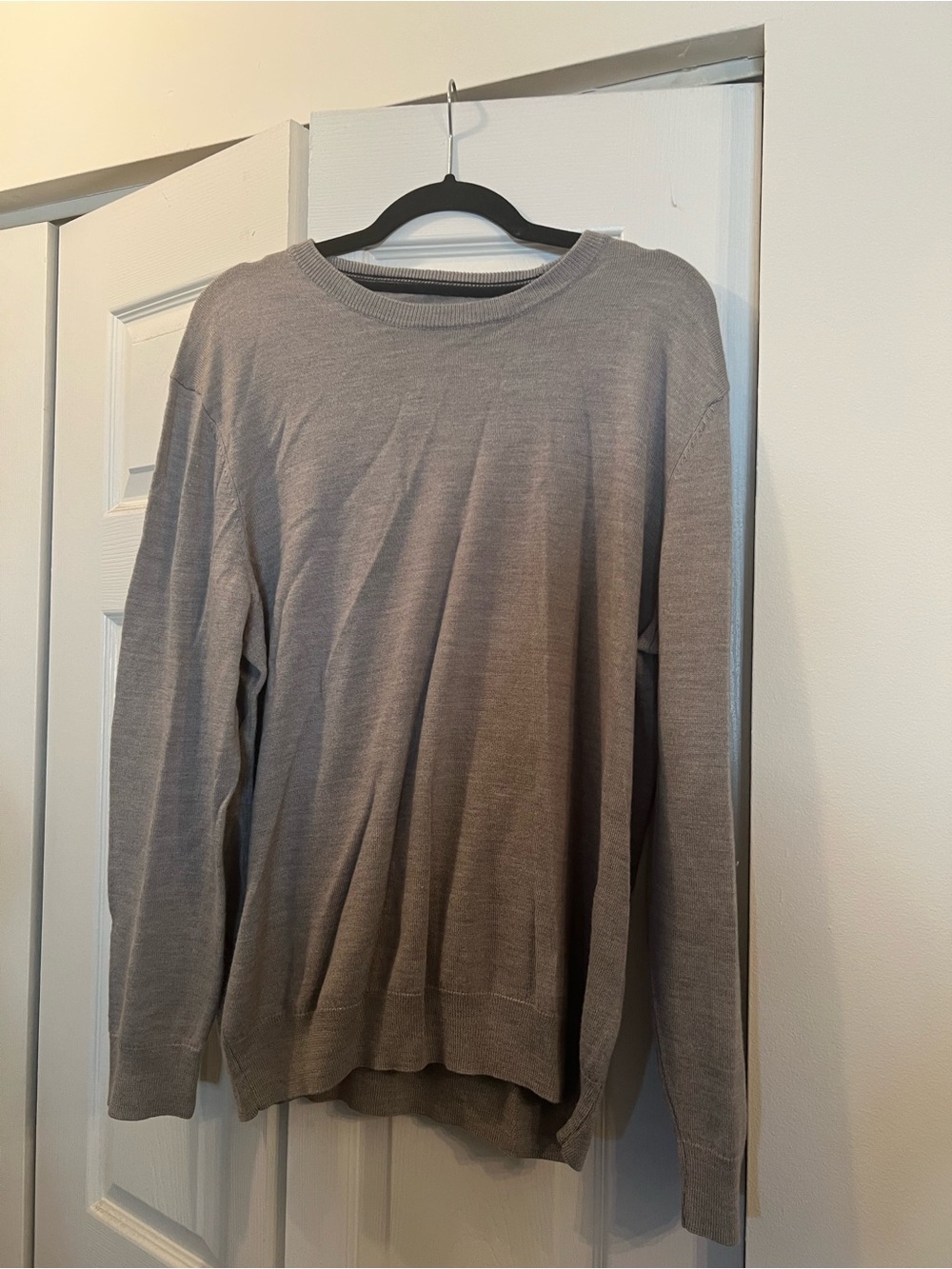 Club Room Men's Crewneck Sweater in Light Gray